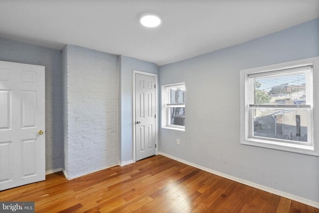 Building Photo - 1818 E Pratt St