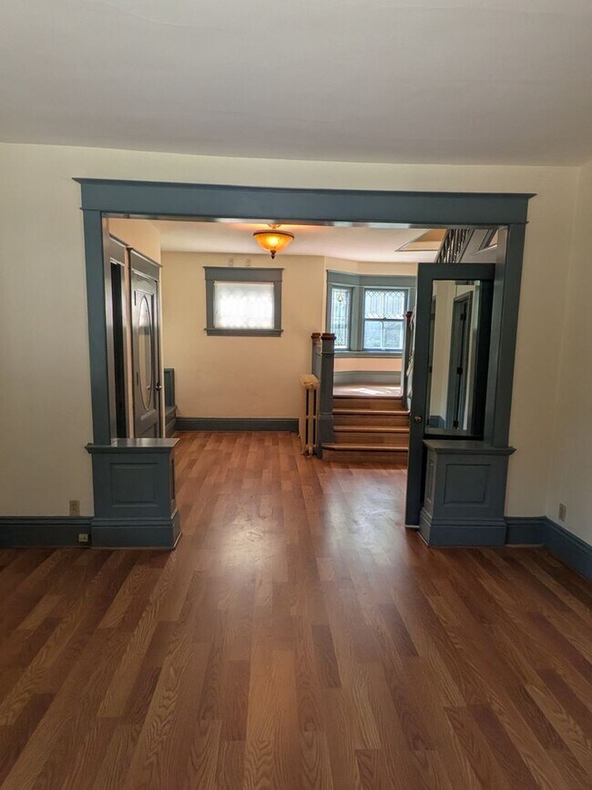 Building Photo - Charming 5-bedroom home in the heart of Hamline–Midway!