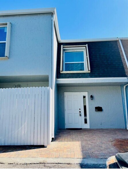 Building Photo - 314 Sunshine Dr