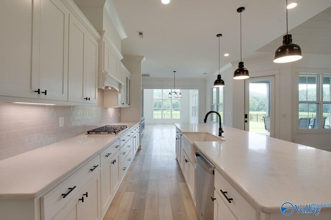 Building Photo - 6128 Pembrook Pond Pl SE