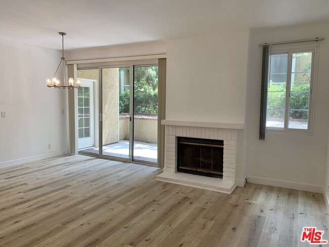 Building Photo - 8505 Gulana Ave