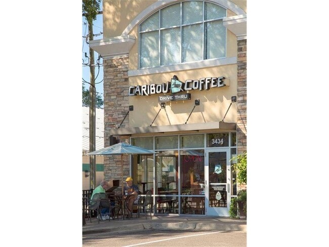 Building Photo - 3465 Deephaven Ave