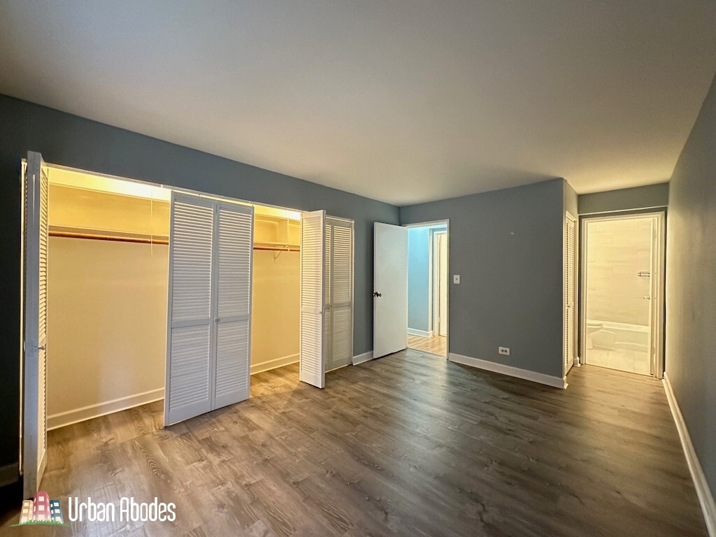 Building Photo - 672 W Sheridan Rd