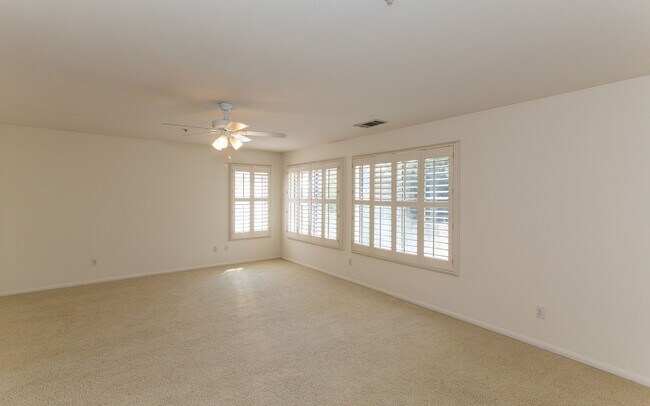 Building Photo - 1969 Oxford Ct