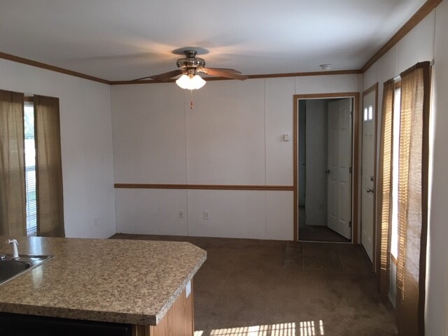 Building Photo - 115 Sharon Rd