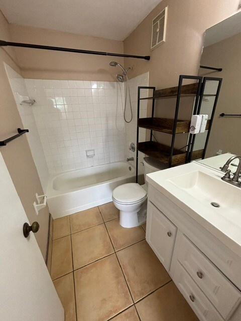 Primary bathroom - 6850 SW 45th Ln