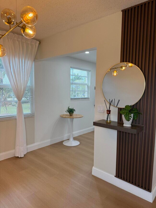 Building Photo - 402 Brighton J