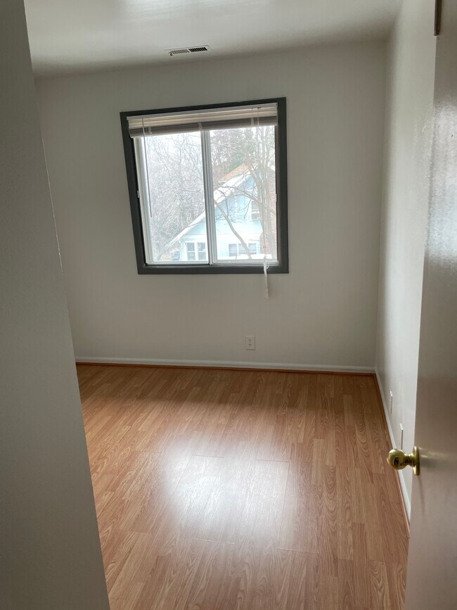 Building Photo - 3828 Jones St