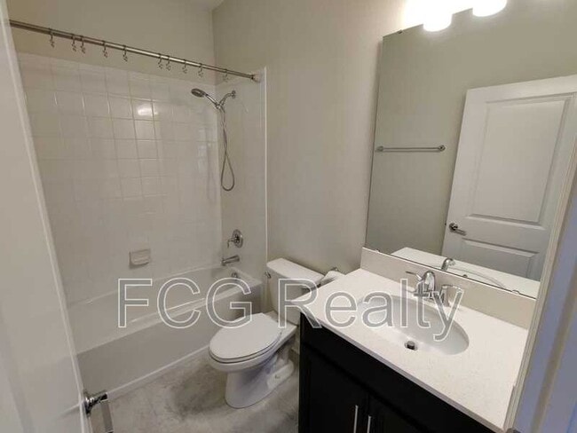 Building Photo - 1242 Sandwedge St