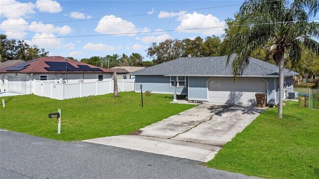 Building Photo - 305 Medina Ct