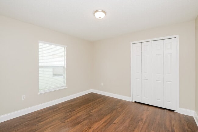 Building Photo - 1018 Brenton Leaf Dr