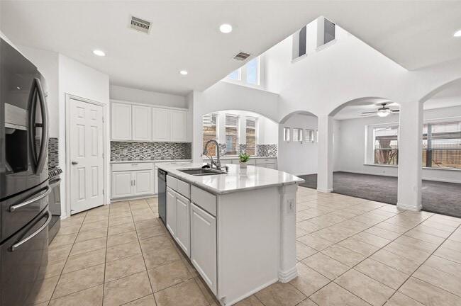 Building Photo - 5519 Jay Thrush Dr