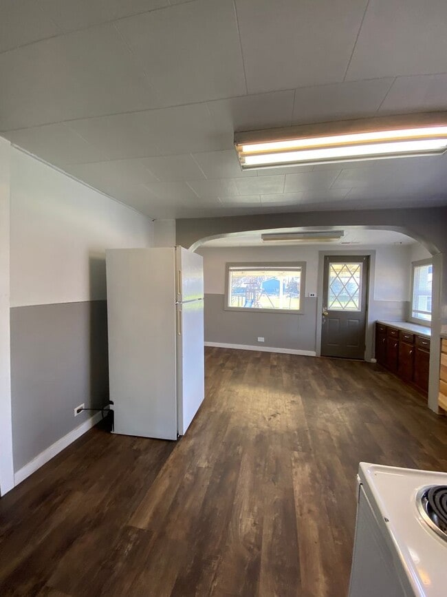 Building Photo - 1008 Lake Ave