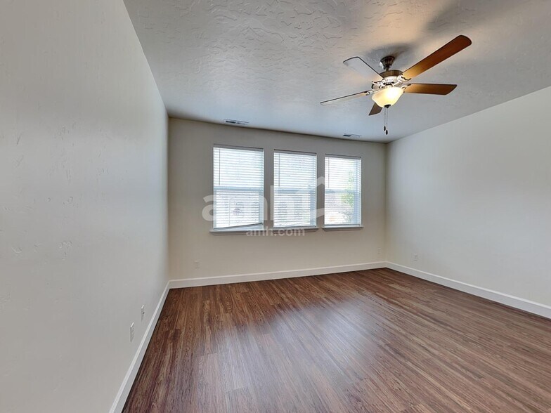 Building Photo - 3537 S Bartlett Way