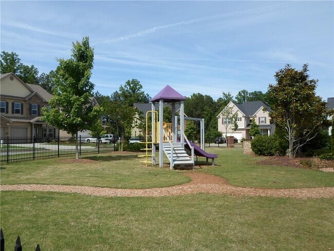 Building Photo - 3195 Carrick Rd