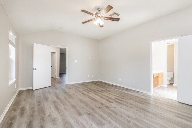 Building Photo - 29226 Spring Mist Dr