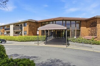 Building Photo - Gated Madonna Vista Community!