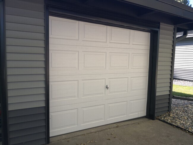 10x24 Garage with 9x7 garage door - 1502 12th Ave S