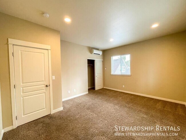 Building Photo - 1752 Mill St