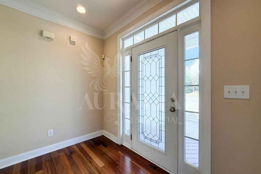 Building Photo - 101 Scotlow Way