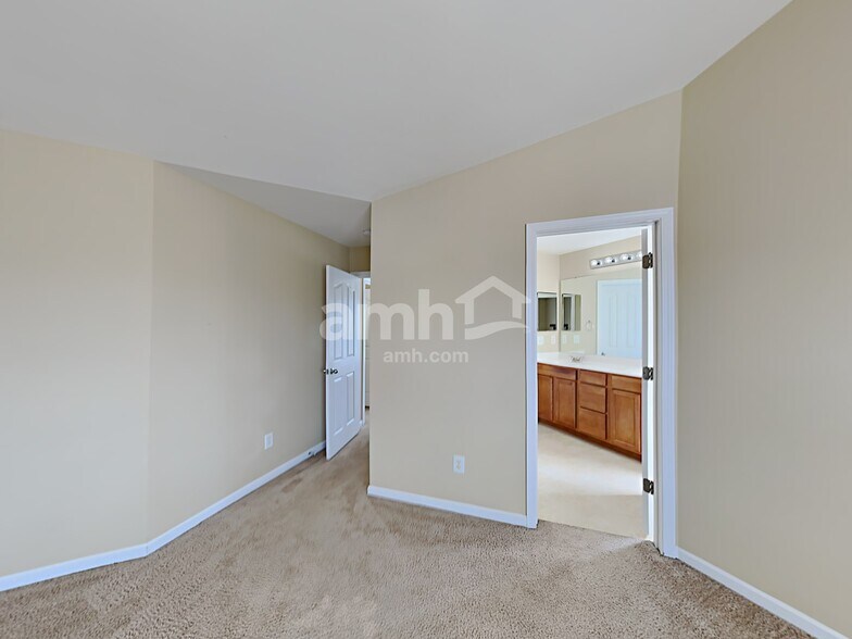 Building Photo - 13217 Heath Grove Dr