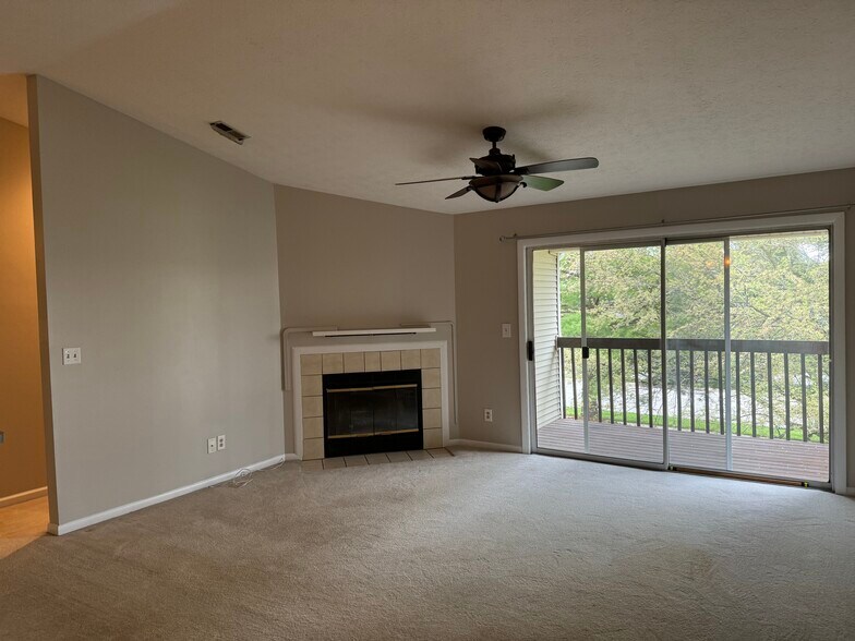 Building Photo - 6620 Green Branch Dr