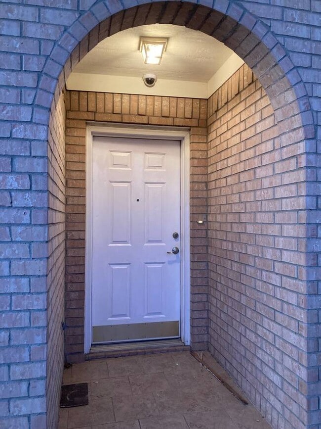 Building Photo - 3705 Cattlebaron Dr