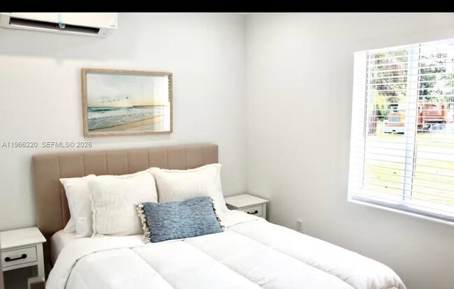 Building Photo - 15001 Leisure Dr