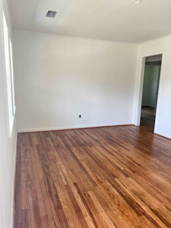 Building Photo - 2304 33rd Ave N