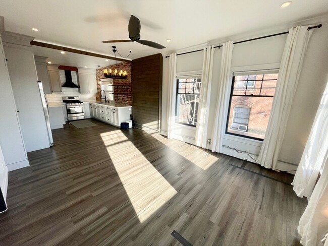 Building Photo - *** Cozy 1 bed 1 bath include all the util...