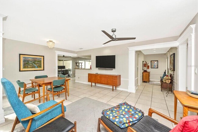 Building Photo - 3905 Glen Oaks Manor Dr