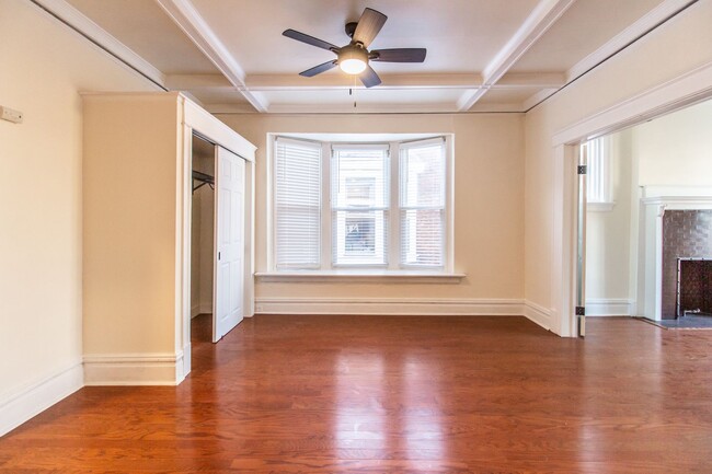 Building Photo - Rehabbed 2-bedroom apartment in the heart ...