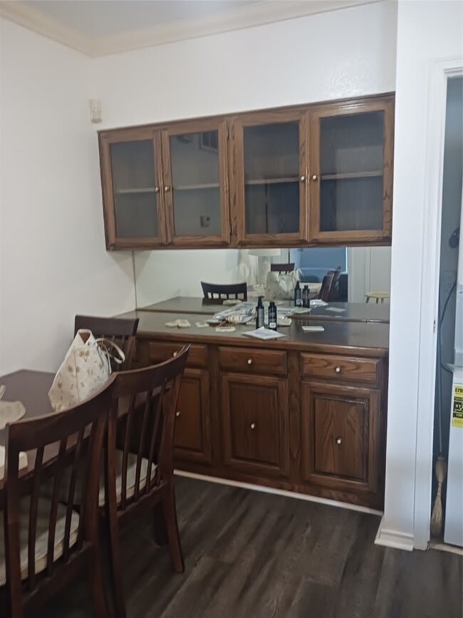 Building Photo - 921 Marine Dr