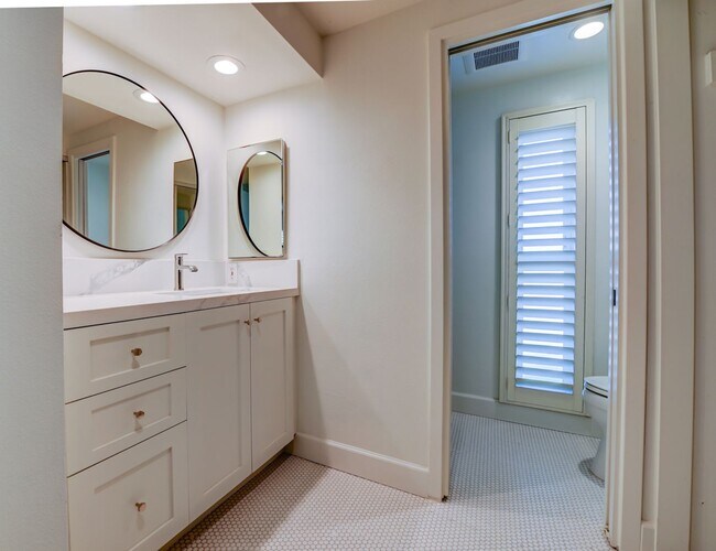 Building Photo - Updated, 3 bedroom 2.5 bath townhouse located in the Newport Riviera Community