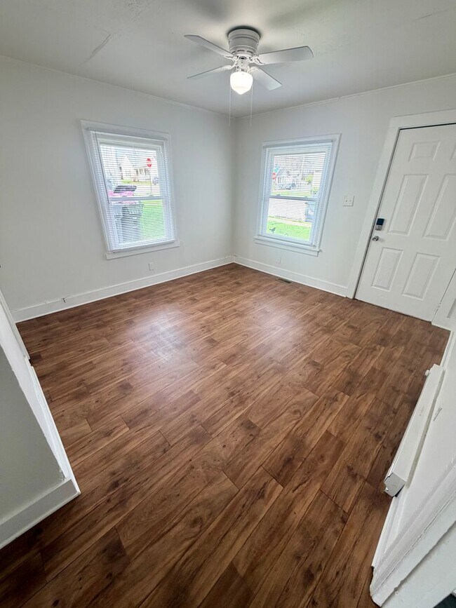 Building Photo - 704 Jackson St