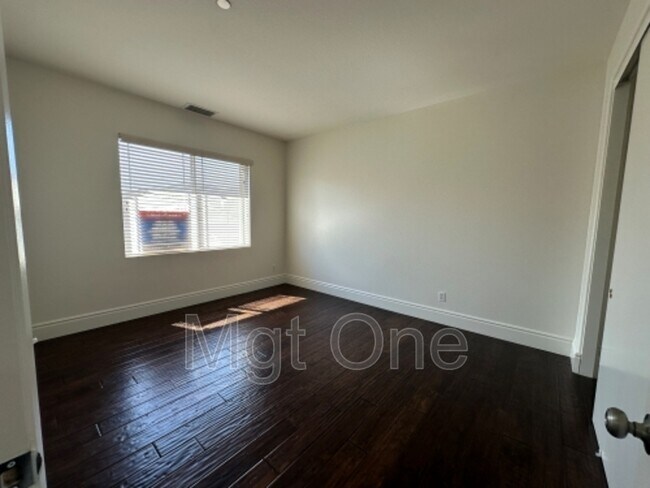 Building Photo - 4485 Spring Knolls Ct