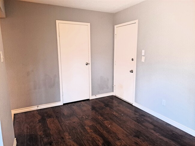 Building Photo - 2917 Bassingham Dr