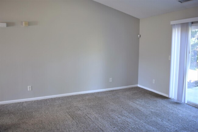 Building Photo - 3317 Alderpoint Ln