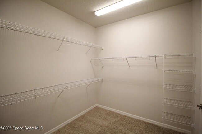 Building Photo - 3039 Burghley Park Way