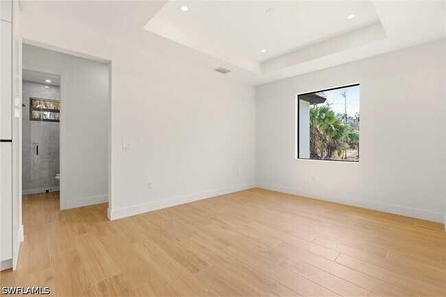 Building Photo - 1514 47th Ave NE