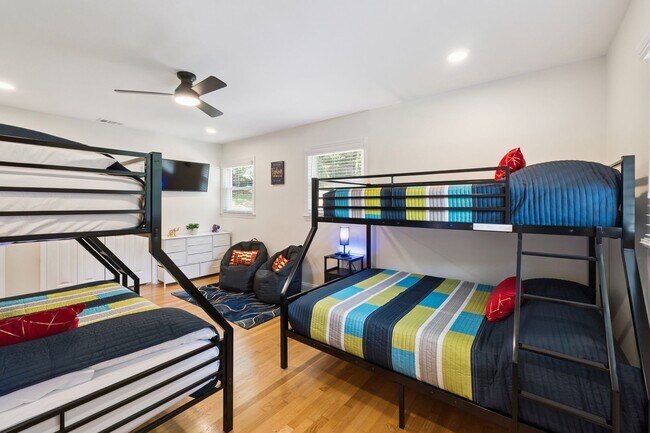 Building Photo - Fully Furnished: Beautiful 4-Bedroom Home ...