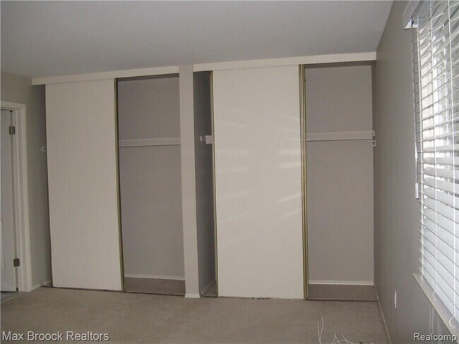 Building Photo - 1859 Wickham St