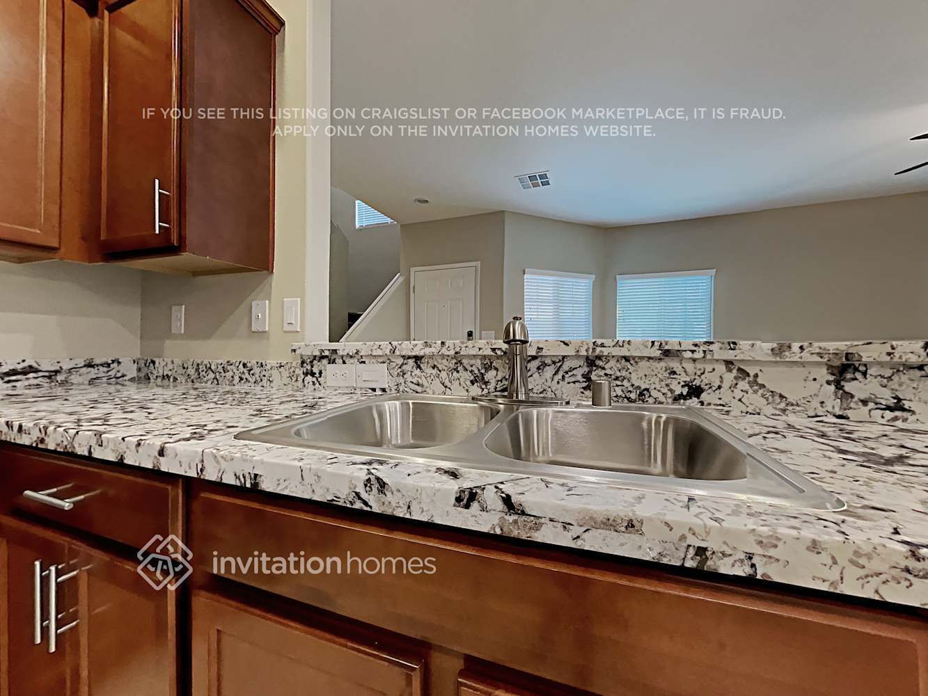 Building Photo - 9615 Vega Carpio Ave