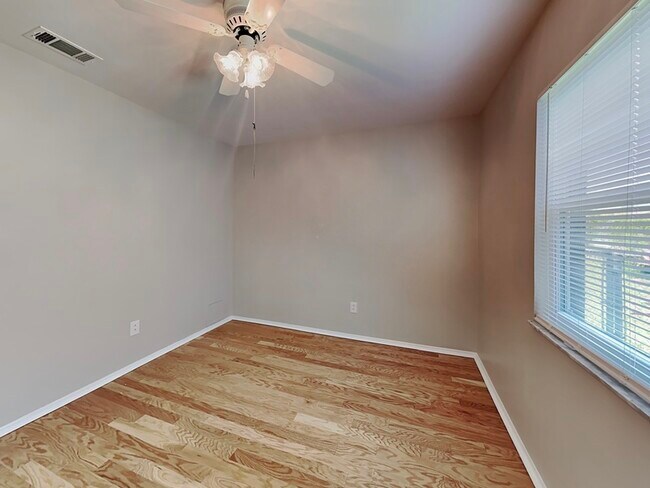 Building Photo - 103 Coralwood Cir
