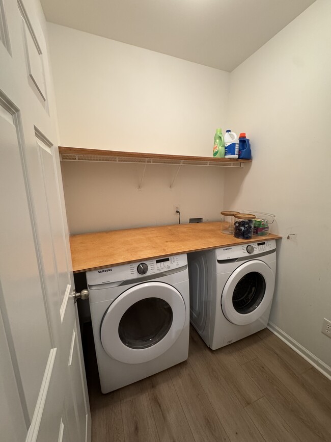 Laundry Room - 5201 Village Ct