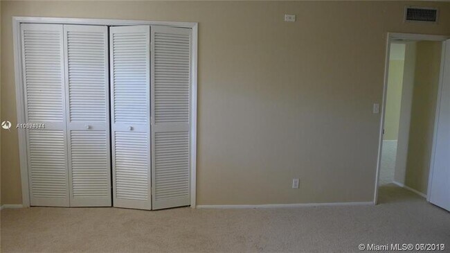 Building Photo - 2651 S Palm Aire Dr