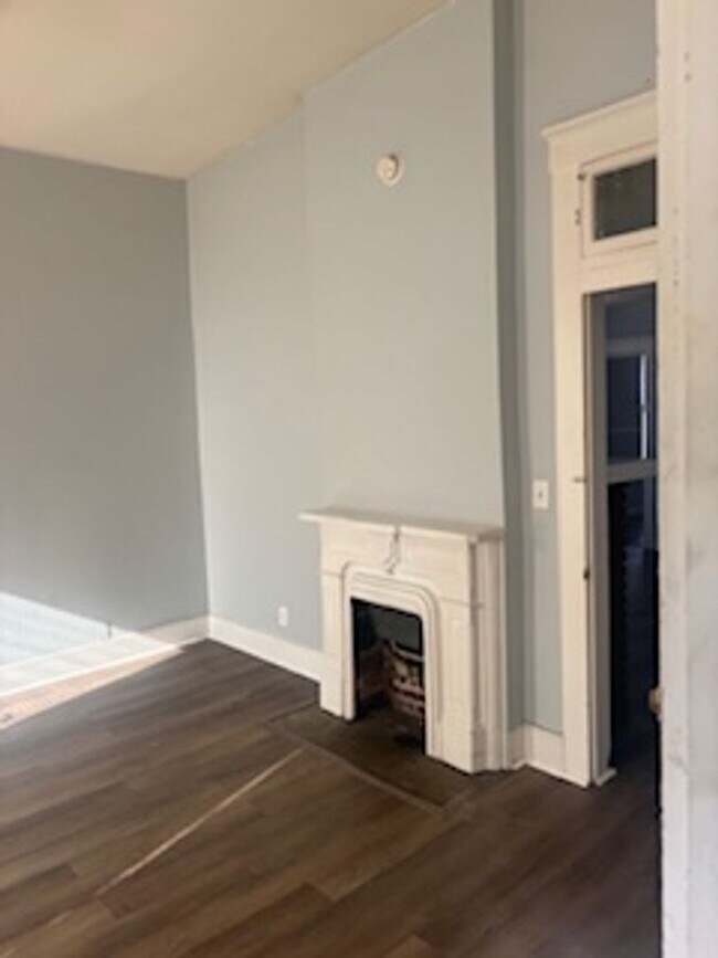 Building Photo - Spacious 3 Bedroom in the heart of Clifton