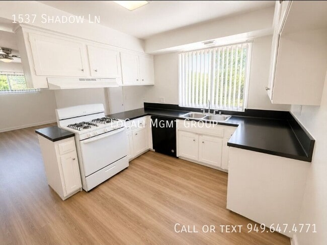 Building Photo - 1537 Shadow Ln