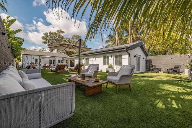 Building Photo - 901 NW 7th Street Rd