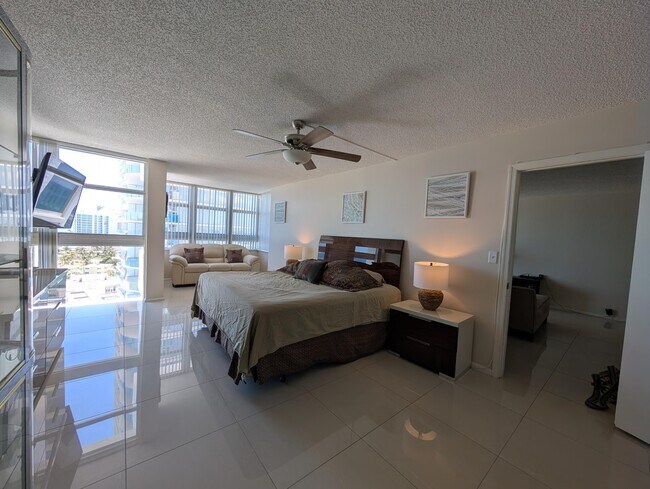 Building Photo - 1370 S Ocean Blvd